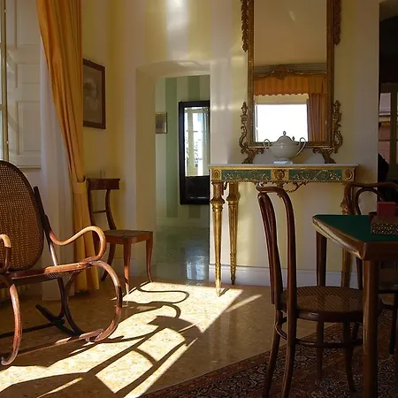 Dimora Garibaldi בית הארחה קסטלנואובו מגרה