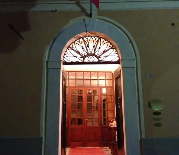 בית הארחה Dimora Garibaldi קסטלנואובו מגרה